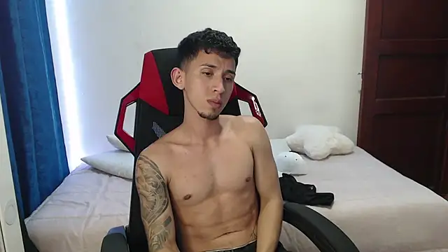 Snapshot of stevenSEX123 chatting on 03/01/25, 04:47 stevenSEX123 online show from 03/01/25, 04:47