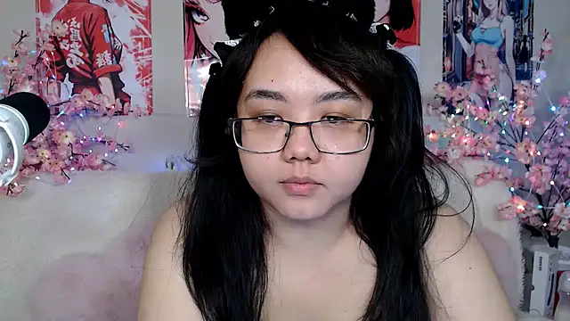 Snapshot of Moertomlly chatting on 07/06/26, 04:42 Moertomlly online show from 07/06/26, 04:42
