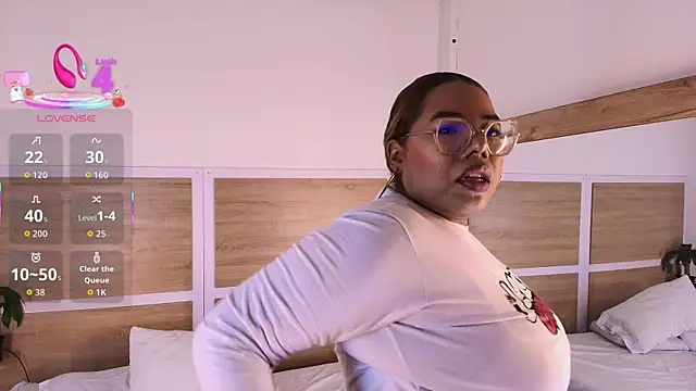  nickypurple  online show from 01/15/26, 07:06