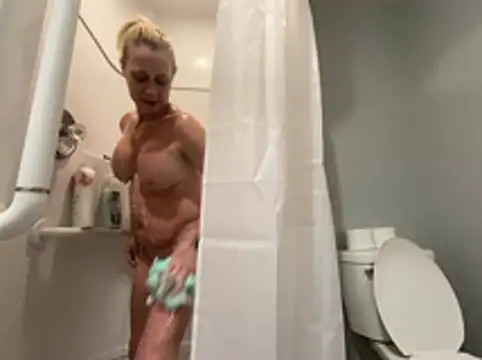 TiffaneyLove online show from 03/20/26, 08:25