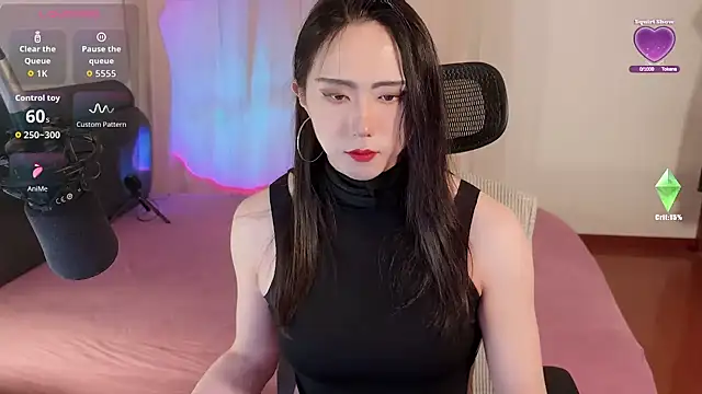 liliwang03 online show from 10/27/25, 01:04