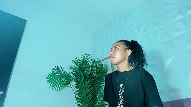 Hellen Sky online show from 10/03/25, 07:11