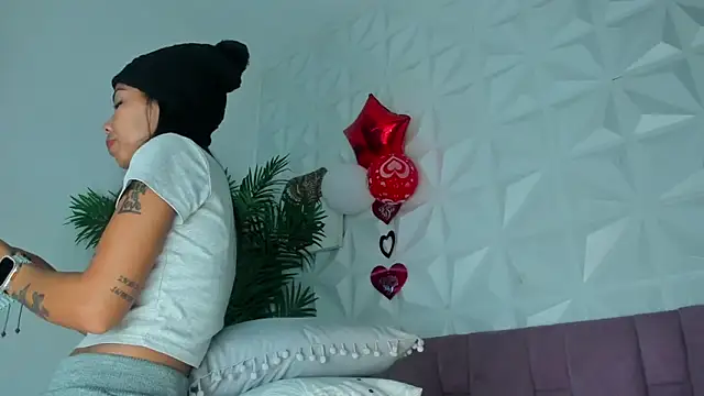 Hellen Sky online show from 02/17/26, 07:09