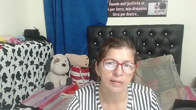 Snapshot of jellyfishhot chatting on 12/22/25, 11:24 jellyfishhot online show from 12/22/25, 11:24