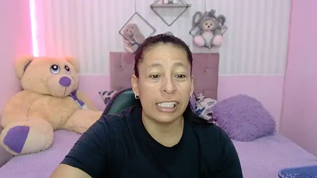 mature martina online show from 11/18/25, 05:06