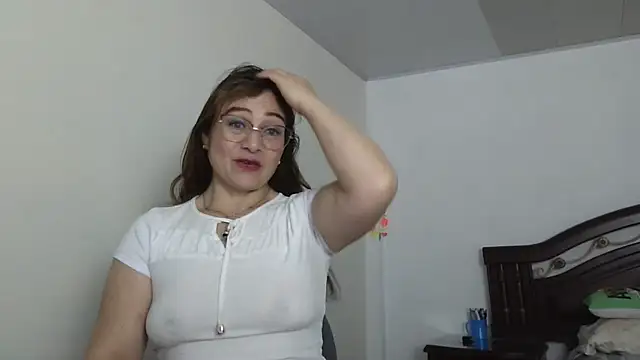 ruby-milf1 online show from 01/18/25, 02:23