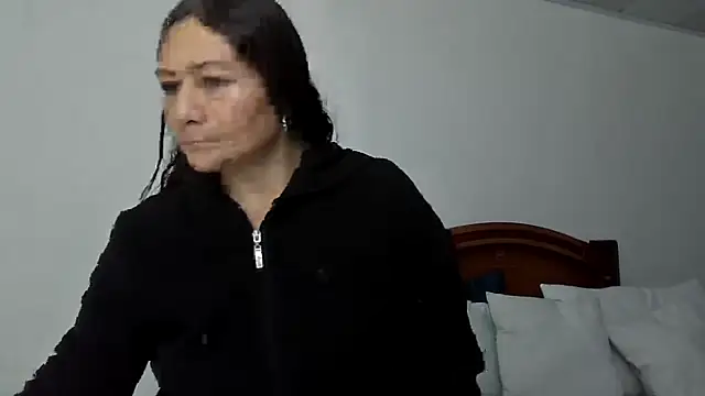 ruby-milf1 online show from 10/10/25, 11:04