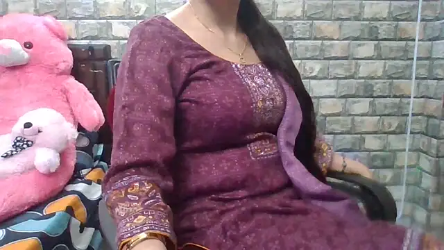 Sexy iknoor online show from 11/25/25, 04:23