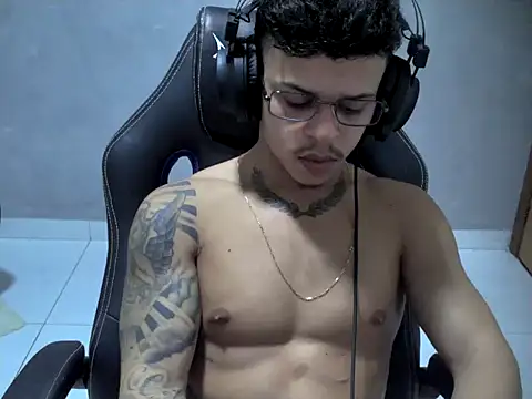 Gust027 online show from 04/15/26, 03:46