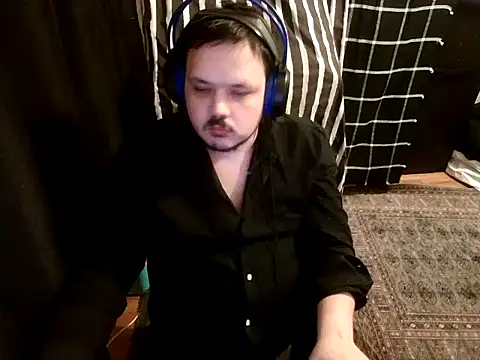 Snapshot of Bebemickey75 chatting on 03/12/25, 02:09 Bebemickey75 online show from 03/12/25, 02:09