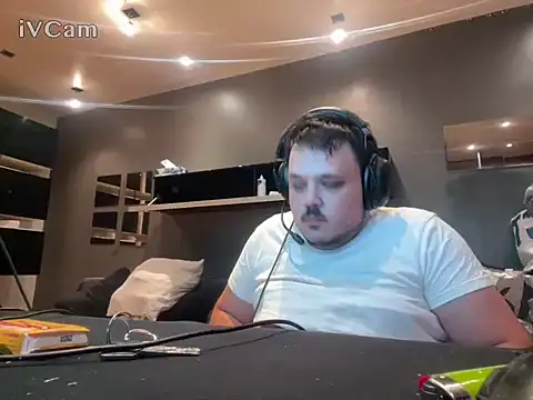 Snapshot of Bebemickey75 chatting on 09/20/25, 08:21 Bebemickey75 online show from 09/20/25, 08:21