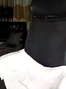 Snapshot of Sima--Roy chatting on 01/13/25, 08:15 Sima--Roy online show from 01/13/25, 08:15