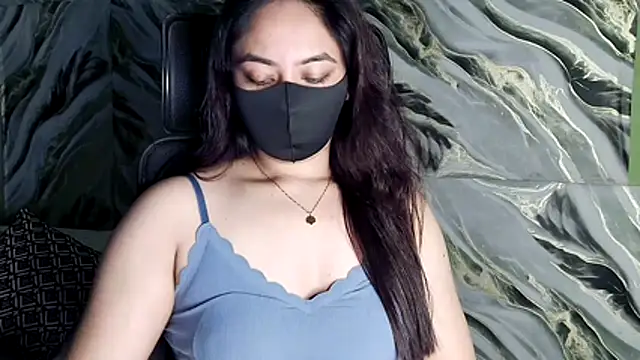 Snapshot of Sima--Roy chatting on 11/17/25, 05:52 Sima--Roy online show from 11/17/25, 05:52