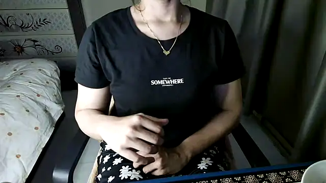 Snapshot of Sima--Roy chatting on 06/16/26, 06:10 Sima--Roy online show from 06/16/26, 06:10