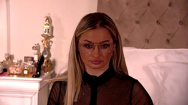 Denisse Perry online show from 09/29/25, 12:05