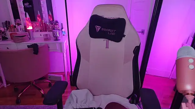 rachelbrooksxx online show from 04/19/26, 06:43