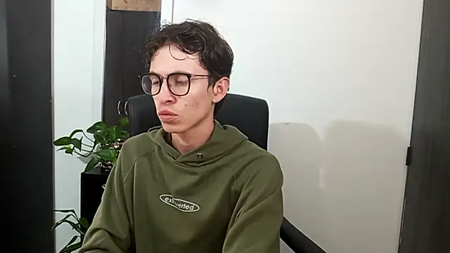 Snapshot of Norehg chatting on 11/30/25, 04:44 Norehg online show from 11/30/25, 04:44