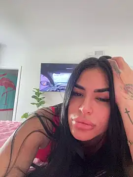 Snapshot of Karoltriguena chatting on 03/08/26, 06:55 Karoltriguena online show from 03/08/26, 06:55