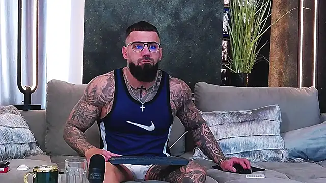 masterkingofmusclee online show from 03/18/25, 08:36