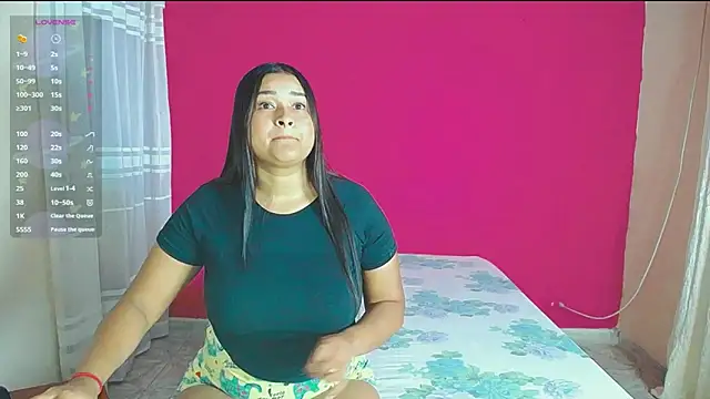 Snapshot of violeta_rous chatting on 01/15/25, 06:01 violeta rous online show from 01/15/25, 06:01