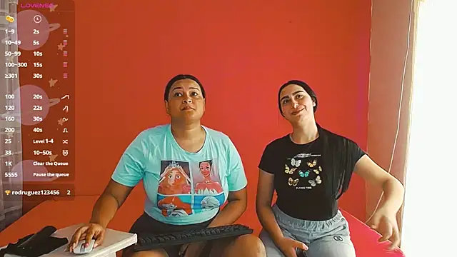 Snapshot of violeta_rous chatting on 03/10/25, 06:23 violeta rous online show from 03/10/25, 06:23