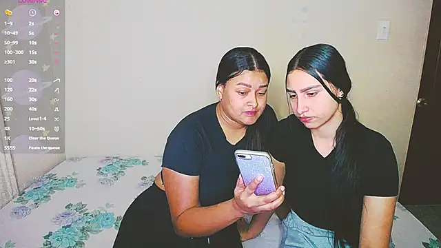 Snapshot of violeta_rous chatting on 03/19/25, 03:30 violeta rous online show from 03/19/25, 03:30