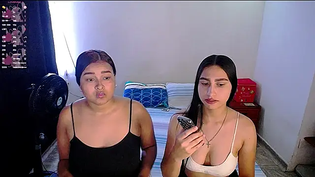 Snapshot of violeta_rous chatting on 10/30/25, 04:52 violeta rous online show from 10/30/25, 04:52