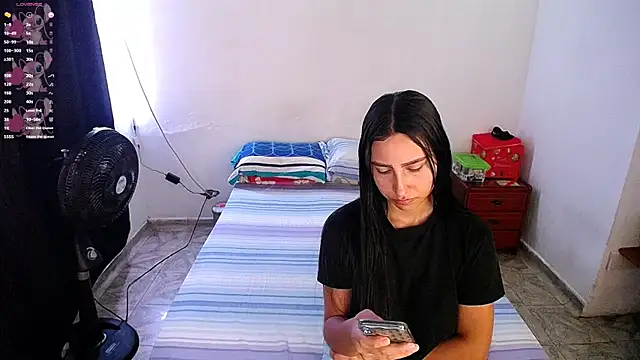 Snapshot of violeta_rous chatting on 11/08/25, 06:29 violeta rous online show from 11/08/25, 06:29