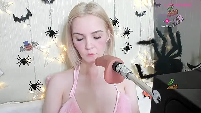 Kaya Devis online show from 10/25/25, 03:47