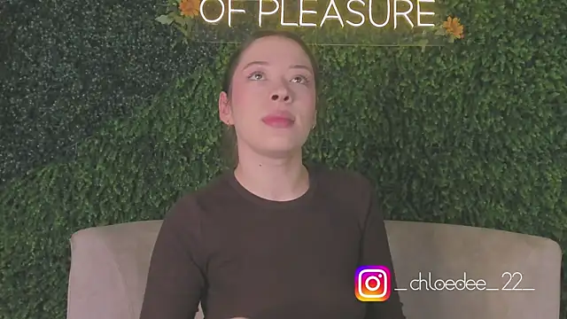 chloe d online show from 10/19/25, 02:50