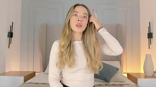 chloe d online show from 04/19/26, 02:49