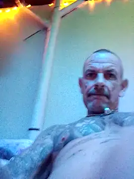 Snapshot of deepstroker42071 chatting on 12/21/25, 10:22 deepstroker42071 online show from 12/21/25, 10:22