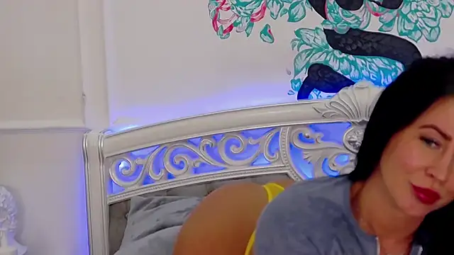 CrissyTaylor online show from 02/16/25, 06:32