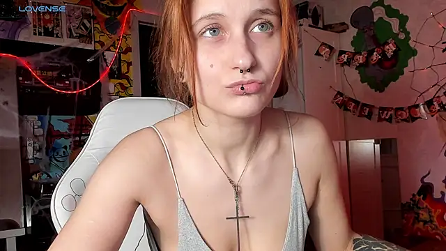 Sunny Mouse  online show from 10/30/25, 04:41