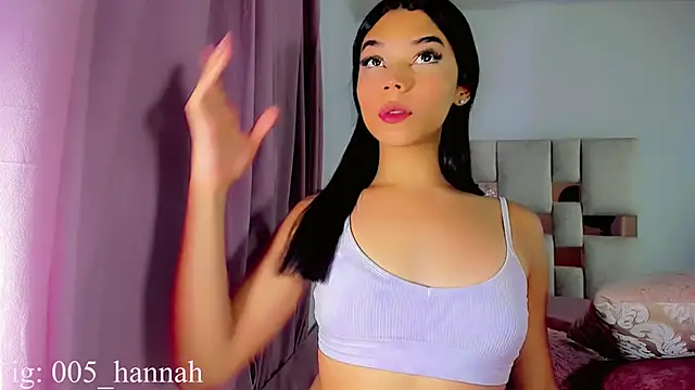 Snapshot of Hannahsmit chatting on 09/13/25, 08:47 Hannahsmit online show from 09/13/25, 08:47