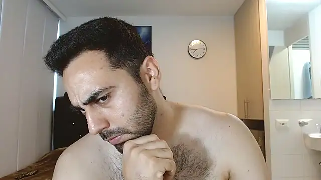 Snapshot of omarmohammedhot2 chatting on 12/17/24, 02:33 omarmohammedhot2 online show from 12/17/24, 02:33