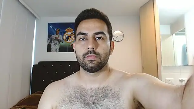 Snapshot of omarmohammedhot2 chatting on 12/18/24, 02:06 omarmohammedhot2 online show from 12/18/24, 02:06