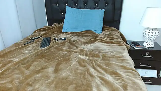 Snapshot of omarmohammedhot2 chatting on 12/19/24, 05:29 omarmohammedhot2 online show from 12/19/24, 05:29