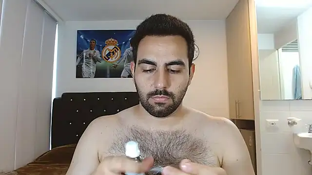 Snapshot of omarmohammedhot2 chatting on 12/29/24, 03:03 omarmohammedhot2 online show from 12/29/24, 03:03