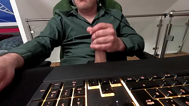 auilein online show from 05/16/26, 02:16