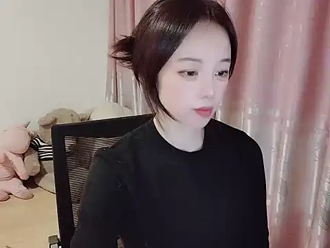 wwcc123 online show from 11/25/25, 01:44