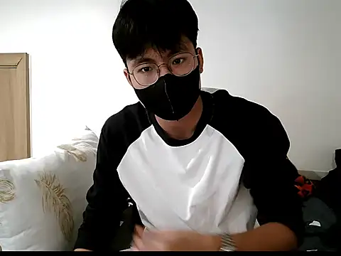 Gwencloudy online show from 10/21/25, 07:09