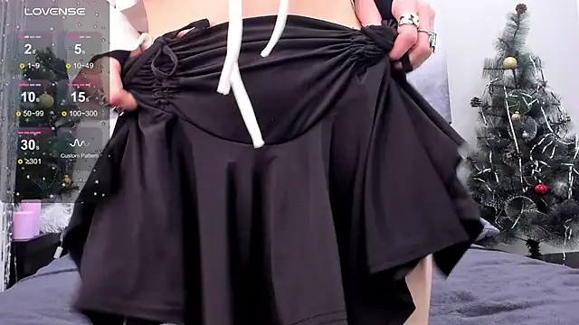 JuliaVangg 19 online show from 01/14/25, 01:36