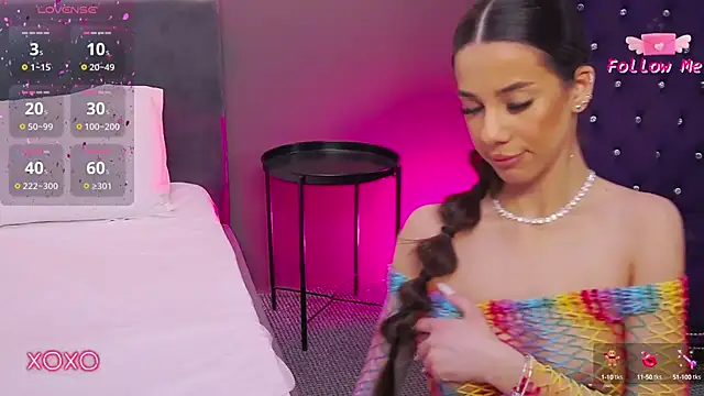 LaraKent online show from 02/26/25, 12:05