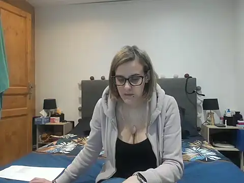 Madame Callie online show from 04/13/26, 02:00