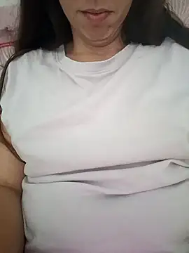 Snapshot of bruna_safadinhaa chatting on 09/11/25, 03:56 bruna safadinhaa online show from 09/11/25, 03:56