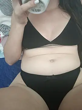 Snapshot of bruna_safadinhaa chatting on 09/16/25, 03:46 bruna safadinhaa online show from 09/16/25, 03:46