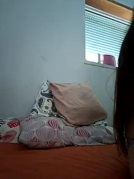 Snapshot of bruna_safadinhaa chatting on 10/06/25, 04:26 bruna safadinhaa online show from 10/06/25, 04:26