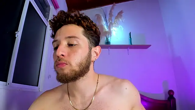 Snapshot of Juan_Castano chatting on 11/18/25, 07:02 Juan Castano online show from 11/18/25, 07:02