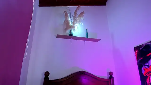 Snapshot of Juan_Castano chatting on 11/19/25, 03:34 Juan Castano online show from 11/19/25, 03:34